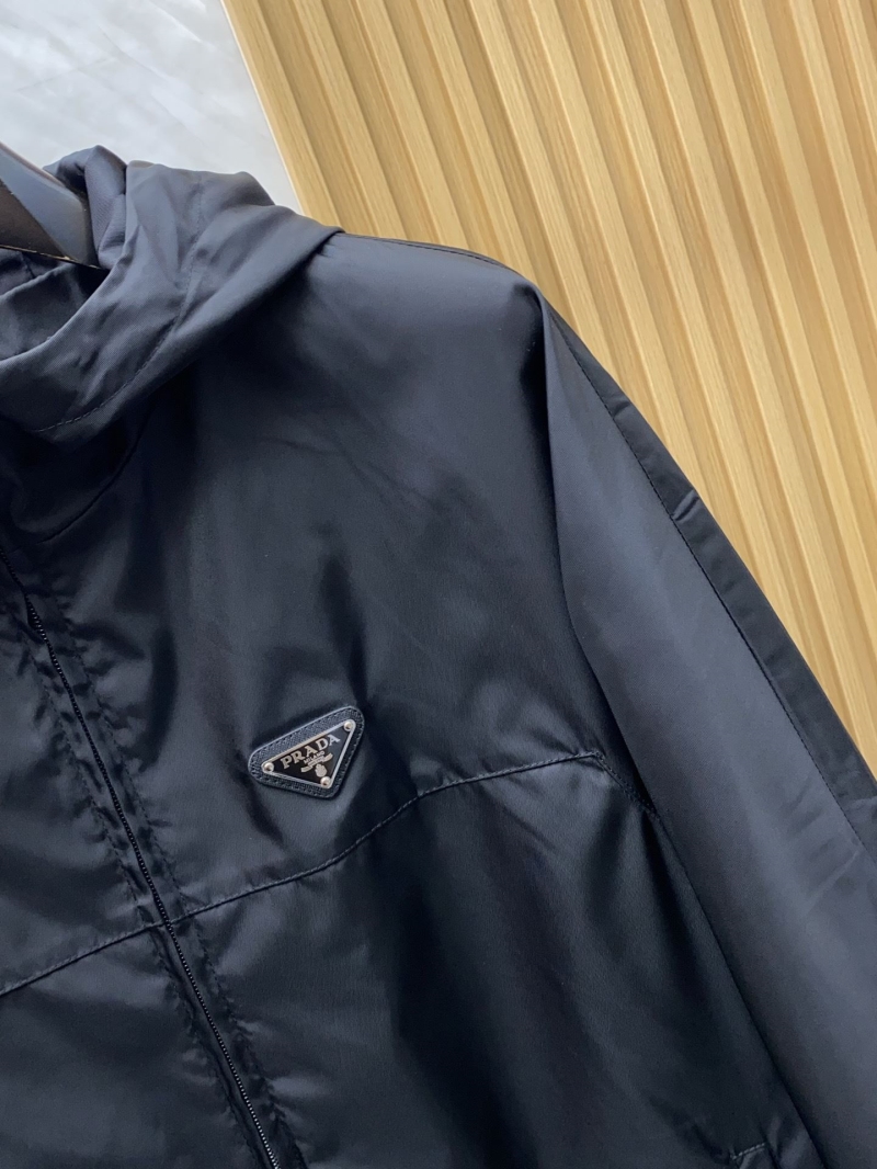 Pra*a outwear